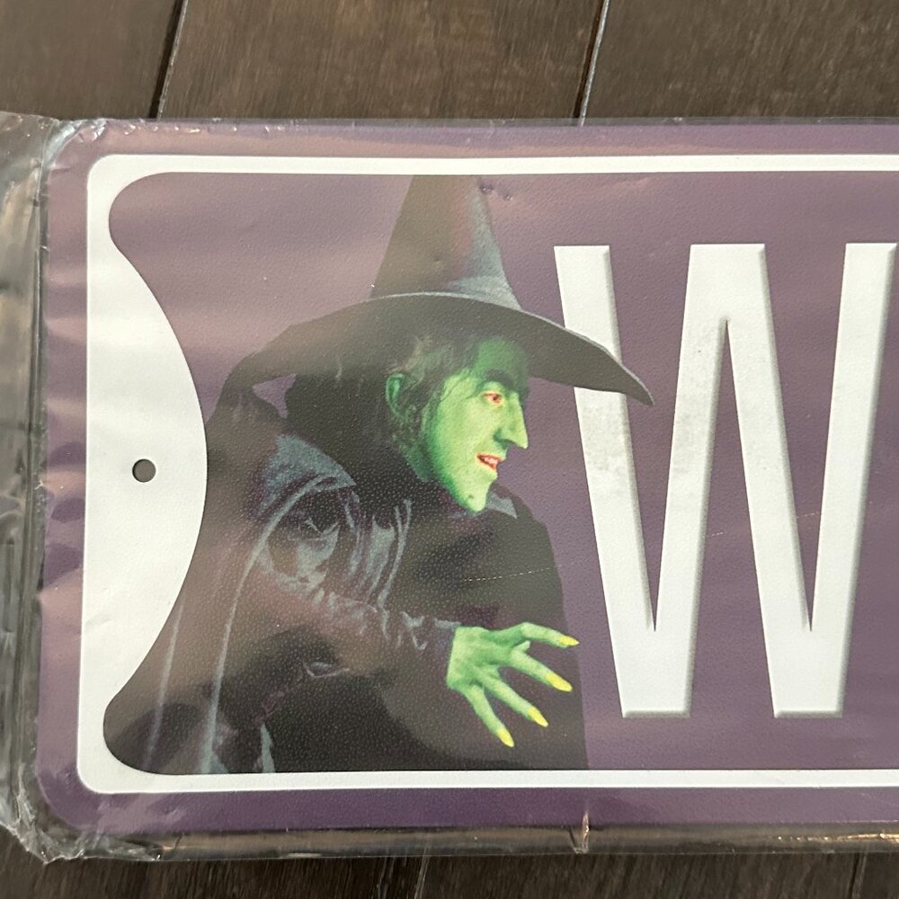 Wizard of Oz 'Wicked Witch Way' Decorative Collectors Street Sign  *NWT* - Picture 3 of 7